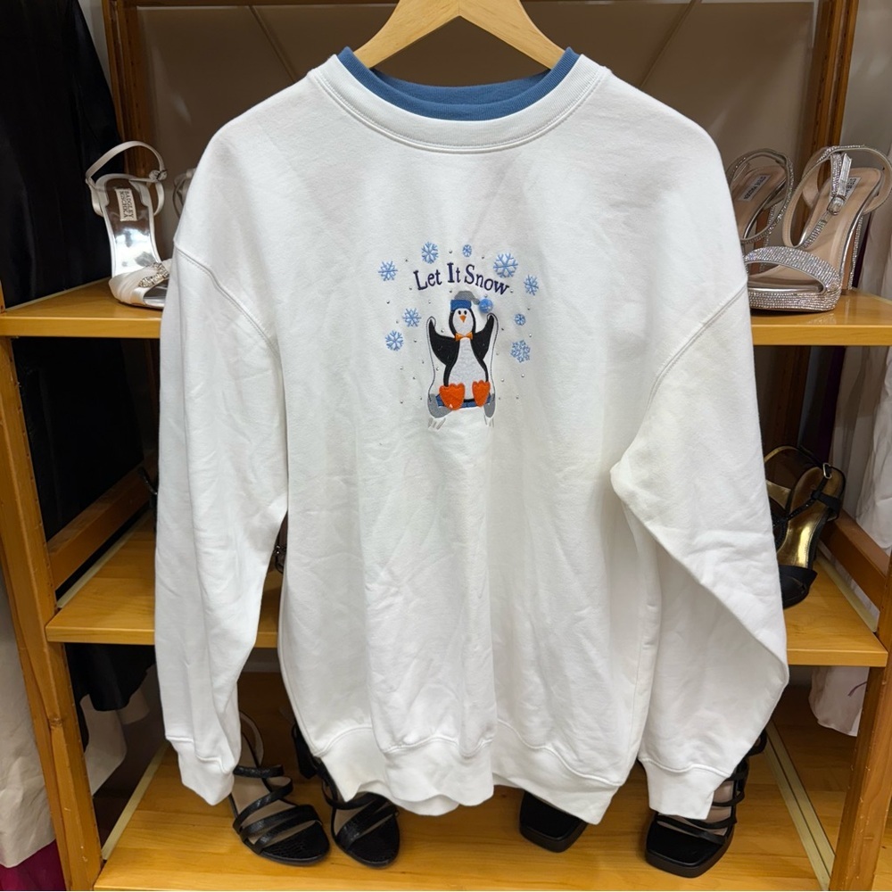 Vintage M&C Sportswear Sweatshirt - Medium - Let It Snow Penguin